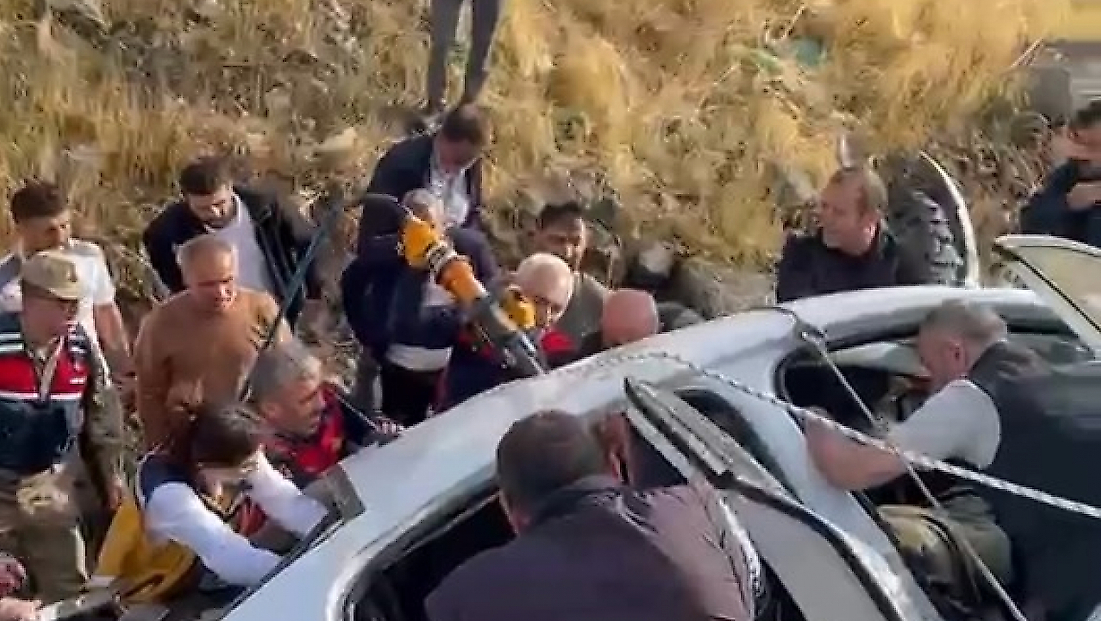 Elazığ’da Feci Kaza: Otomobil Şarampole Uçtu, 3 Yaralı