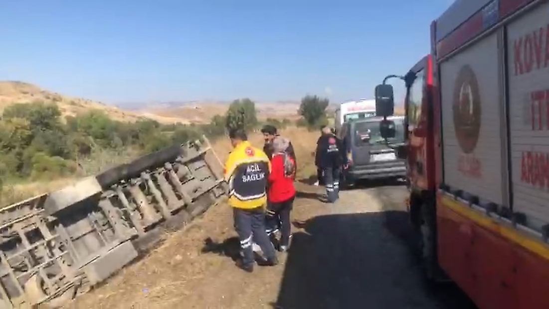 Elazığ’da Tır Şarampole Uçtu: 1 Kişi Yaralandı