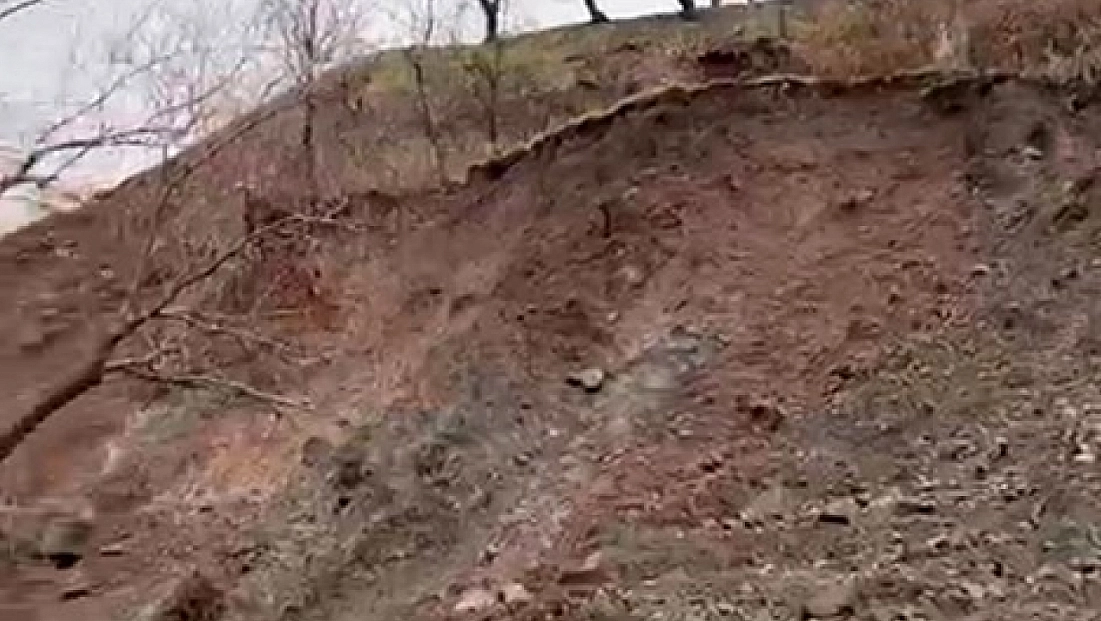 Elazığ'da Heyelan Meydana Geldi