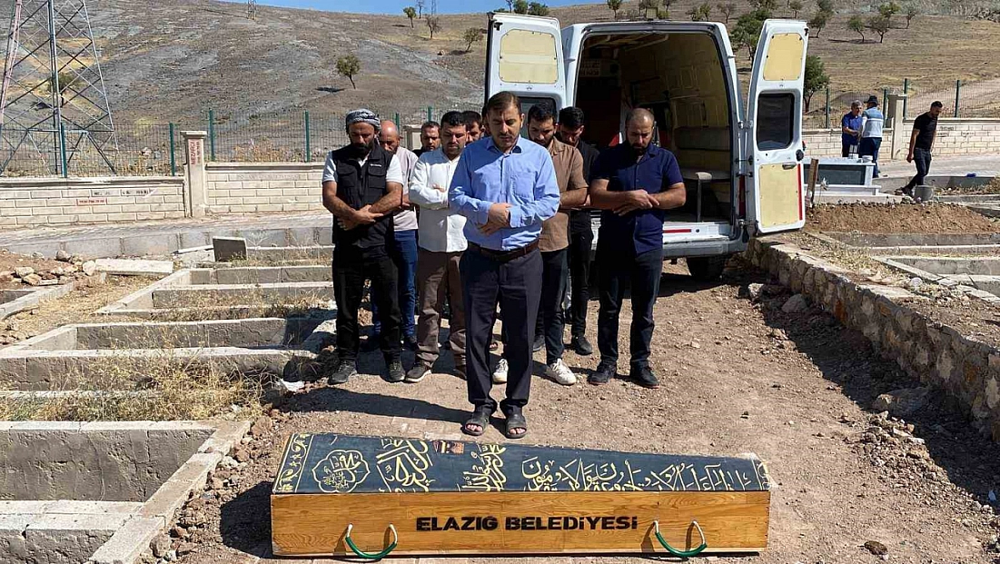 Elazığ’da Acı Olay: Yıldırımın İsabet Ettiği Çocuk Hayatını Kaybetti