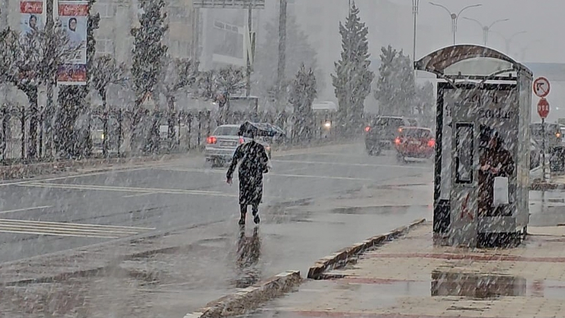 Elazığ’da Kar Yağışı Etkili Oluyor