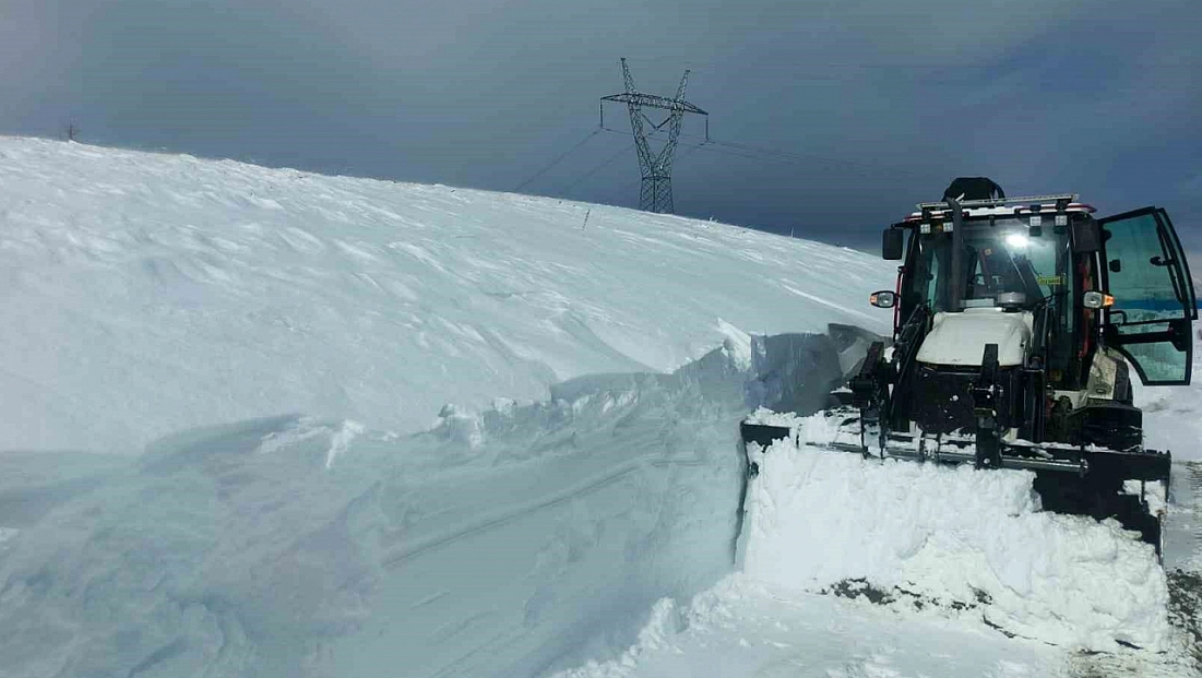 Elazığ’da Kar Nedeniyle Kapanan Köy Yolları Açıldı