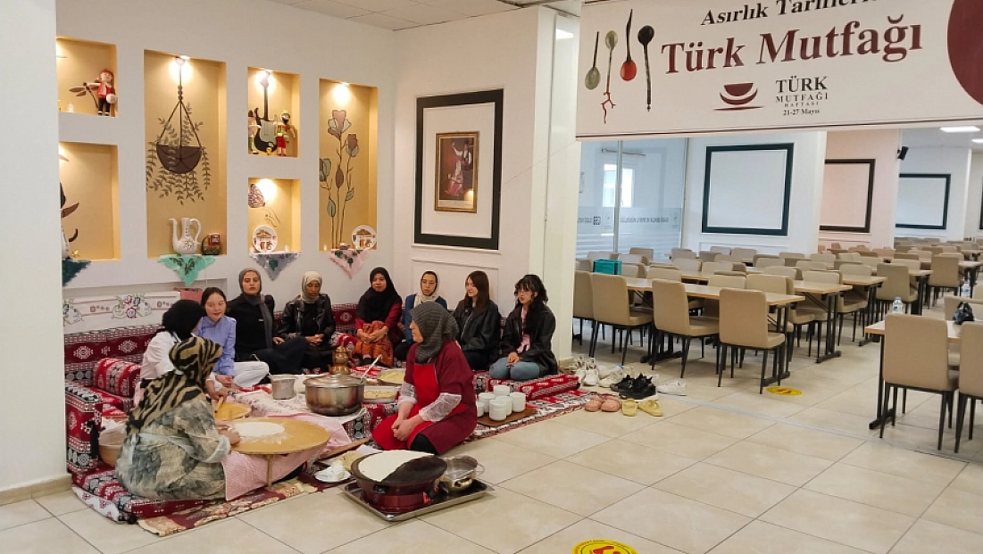 Elazığ’da Türk Mutfağı Haftası Coşkusu: Yöresel Lezzetler Öğrencilerle Buluştu