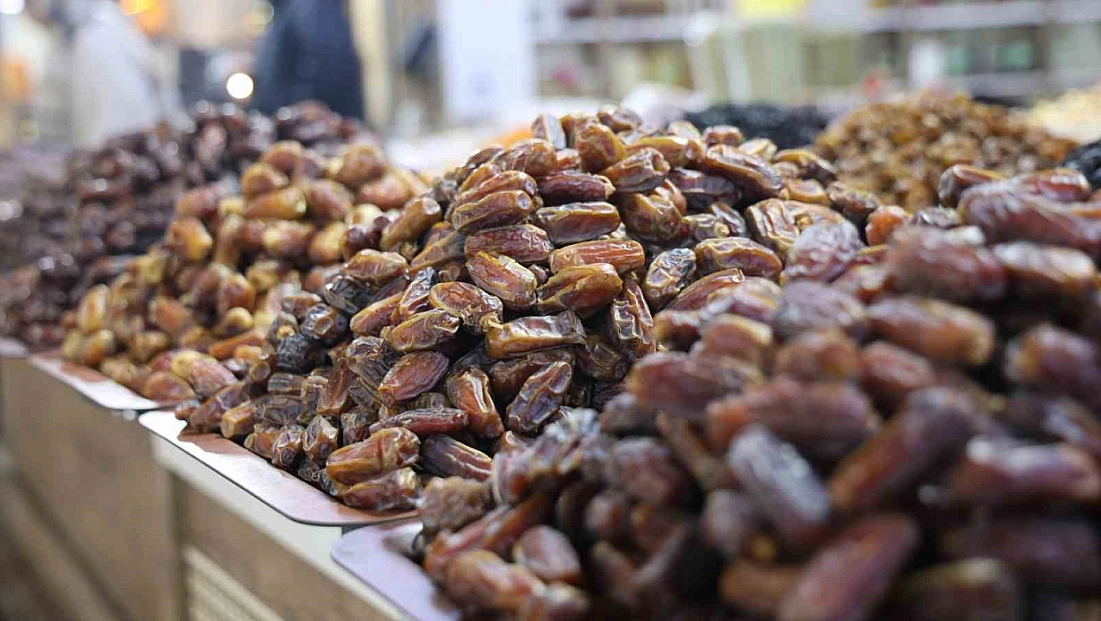 Ramazan Sofralarının Vazgeçilmezi Hurma Satışta