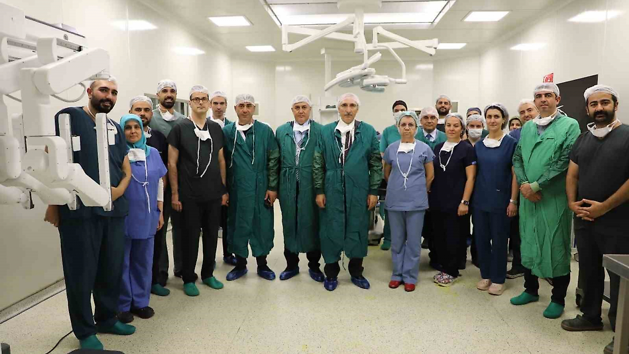 Fırat Üniversitesi Hastanesi'nde Robotik Cerrahi Dönemi