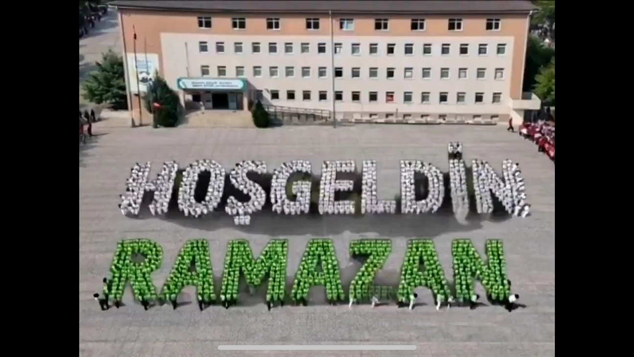 Seyda Molla Bahri İmam Hatip Ortaokulu Öğrencilerinden Ramazan'a Anlamlı Koreografi