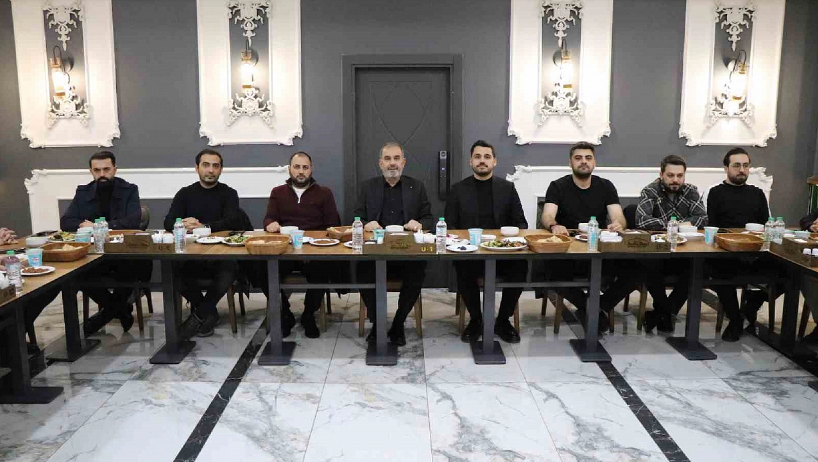 Başkan Alan Gençlerle Buluştu