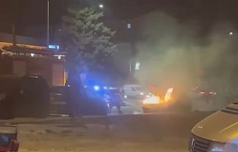 Yanan Araç İtfaiyenin Müdahalesiyle Söndürüldü