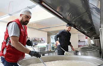 Aşure Kazanları Türk Kızılay Elazığ Aşevi'nde Kaynadı
