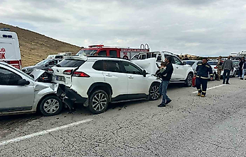 Elazığ'da Başkan Septioğlu'nun Konvoyunda Kaza: İlk Müdahale Milletvekili Keleş'ten