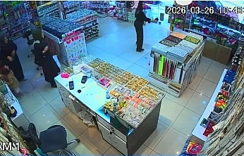 Deprem Panik Yarattı: Alışverişi Yarıda Bıraktılar