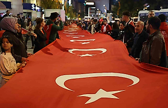 Elazığ'da Cumhuriyet Coşkusu: Fener Alayı Yürüyüşü Düzenlendi