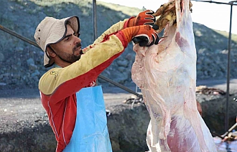 Elazığ'da Bayram Namazı Sonrası Kurban Kesimlerine Başlandı