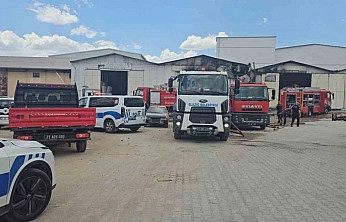 Elazığ'da Depoda Çıkan Yangın Kontrol Altına Alındı