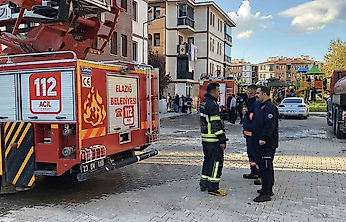 Elazığ'da Korkutan Ev Yangını