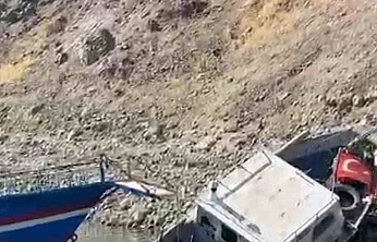 Fırtınaya Dayanamayan Tekne Sulara Gömüldü