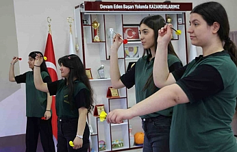 Elazığ'da Genç Kızların Dart Sporuna İlgisi Artıyor