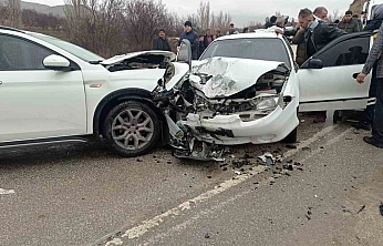 Elazığ'da Trafik Kazası: 9 Kişi Yaralandı