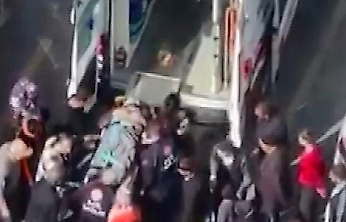 Elazığ'da Korkutan Kaza: Vatandaş Kamyonun Altında Kaldı