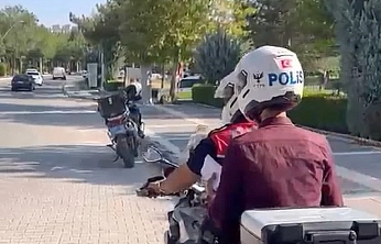 Elazığ'da KPSS'ye Geç Kalan Adayları Polisler Sınava Yetiştirdi