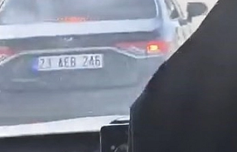 Elazığ'da Trafikte Tehlike: Otomobil Sürücüsü Minibüsü Sıkıştırdı