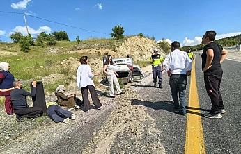 Elazığ'da Takla Atan Otomobilde 3 Kişi Yaralandı