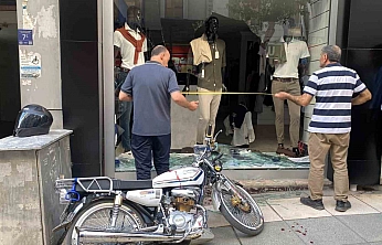 Elazığ'da Feci Kaza: Motosiklet Mağazaya Daldı