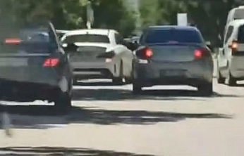 Elazığ'da Trafikte Tehlikeli Anlar: Makas Üstüne Makas Attı