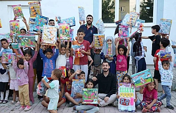 Rojin Kabaiş Anısına Elazığ'da Çocuklara Oyuncak Dağıtıldı
