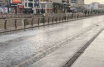 Elazığ'da Sağanak Yağış Hayatı Etkiledi