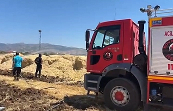 Elazığ'da Samanlıkta Çıkan Yangın Kısa Sürede Kontrol Altına Alındı