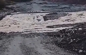 Elazığ'da Sel Nedeniyle Ulaşıma Kapanan Yol İçin Çalışma Başladı