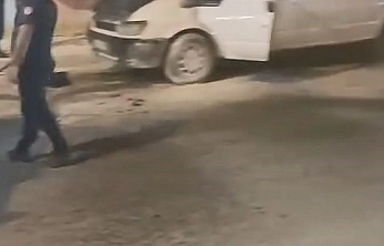 Elazığ'da Seyir Halindeki Minibüs Alev Aldı