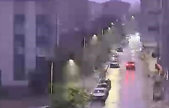 Elazığ'da Şimşekler Gökyüzünü Aydınlattı