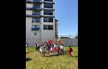 Elazığ'da Site Sakinlerinden Anlamlı 23 Nisan Etkinliği