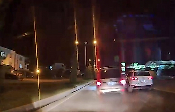 Elazığ'da Tehlikeli Şerit Değiştiren Sürücü Cezadan Kaçamadı