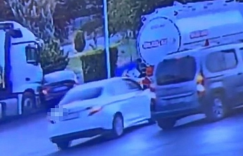 Elazığ'da Korkutan Kaza: Tır Otomobili Metrelerce Sürükledi
