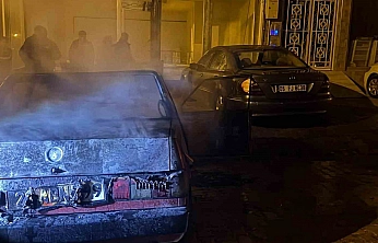 Elazığ'da Tofaş Araç Alev Alev Yandı