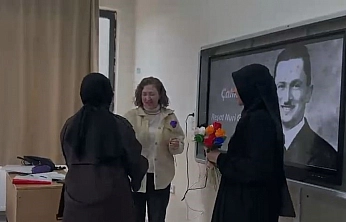 Elazığ'da Öğrencilerden Öğretmenlerine Duygulandıran Sürpriz