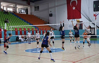 Yıldız Kızlar Voleybol Yarı Final Heyecanı Elazığ'da Sona Erdi