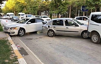 Elazığ'da Zincirleme Kaza: 3 Kişi Yaralandı