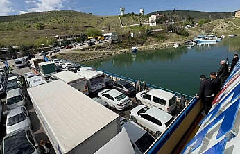 Elazığ–Pertek Hattında Uzun Araç Kuyruğu