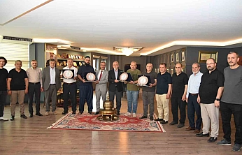 Elazığ Ticaret Borsası'nda Meclis Üyelerine Teşekkür Plaketi