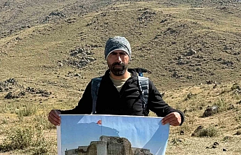 Elazığlı Sporcudan Ağrı Dağı'nda 30 Ağustos Zafer Bayramı Tırmanışı