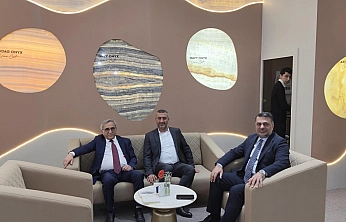 EOSB Başkanı Suat Öztürk, İzmir Mermer Fuarı'nda Firmaları Yalnız Bırakmadı