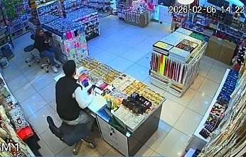 Erzincan'daki deprem Elazığ'da da hissedildi: O anlar kamerada