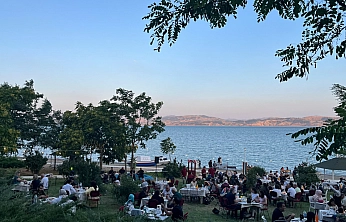 Fırat Üniversitesi Hazar Gölü'nde Turizm ve Kültüre Katkı Sunmaya Devam Ediyor