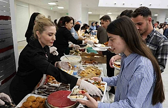 FÜ'de Sınav Öncesi 150 Çeşit Ev Yemeği İkramı