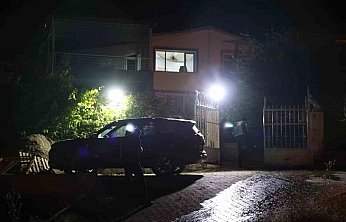 Husumet Kanlı Bitti: Eve Açılan Ateşte 4 Kişi Yaralandı