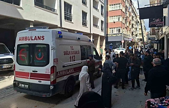 İş Makinesi Seyyar Satıcıya Çarptı: 1 Yaralı